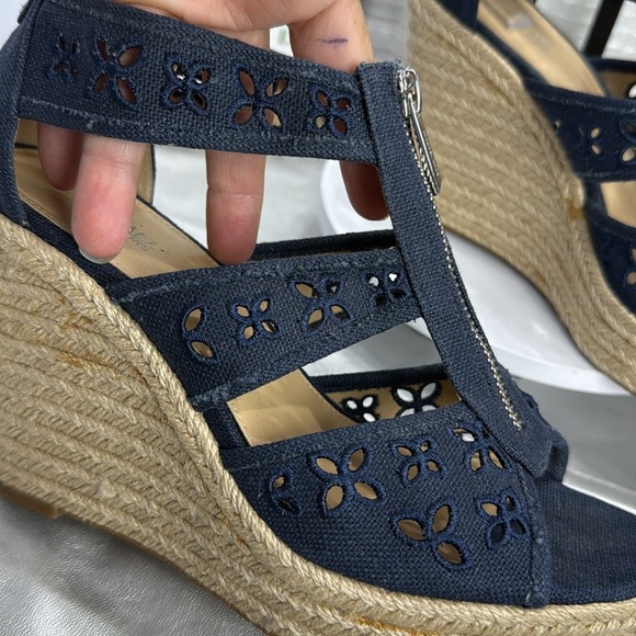 (S7) Michael Kors Damita Floral Embroidered Denim Wedge Sandals, Size 8 M - Picture 9 of 11